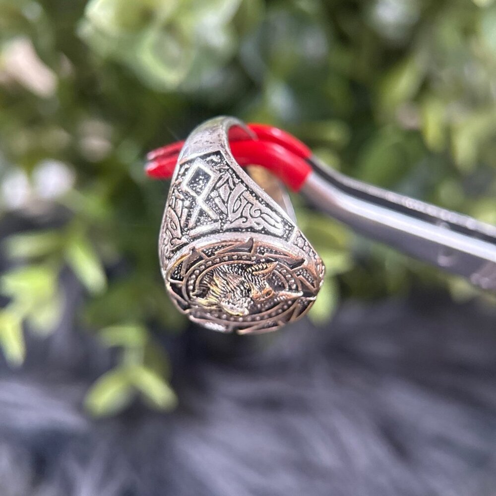 Silver Wolf Ring - Picture 4 of 6